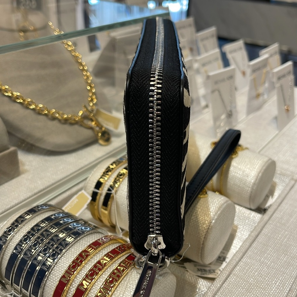 MICHAEL KORS Large Continental Wristlet Phone Case Wallet Exotic Print Hair Calf - Picture 4 of 16